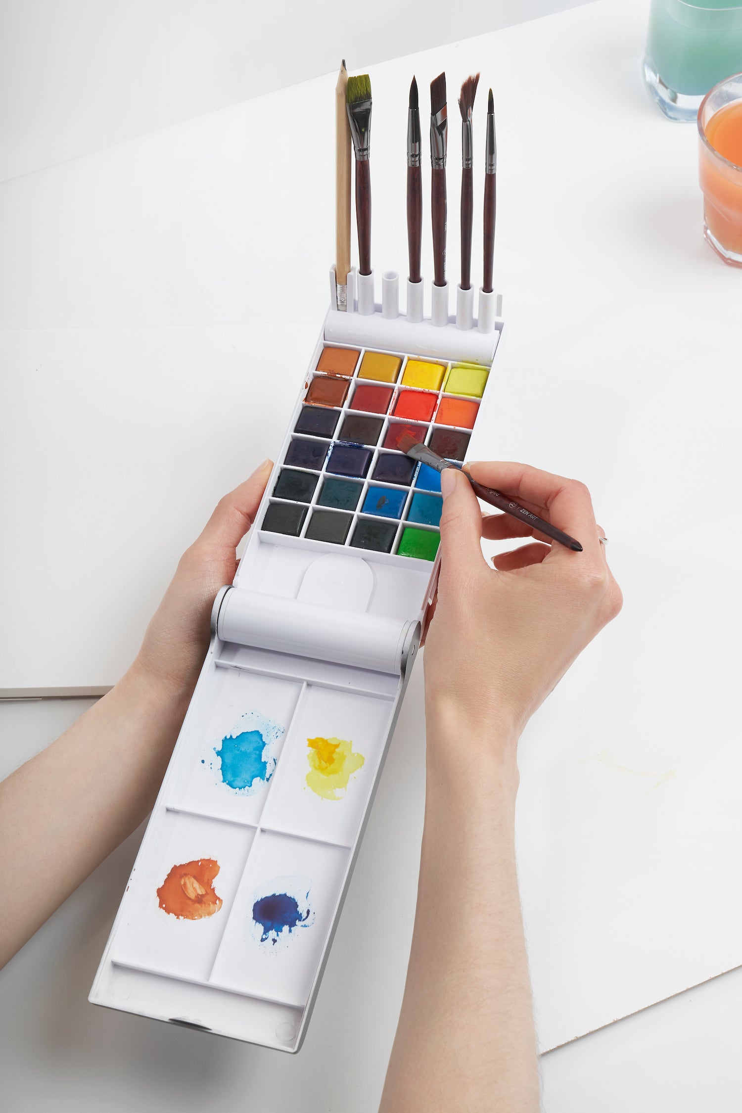 Handy Watercolor Travel Kit  Watercolor kit, Watercolor paint set, Paint  set